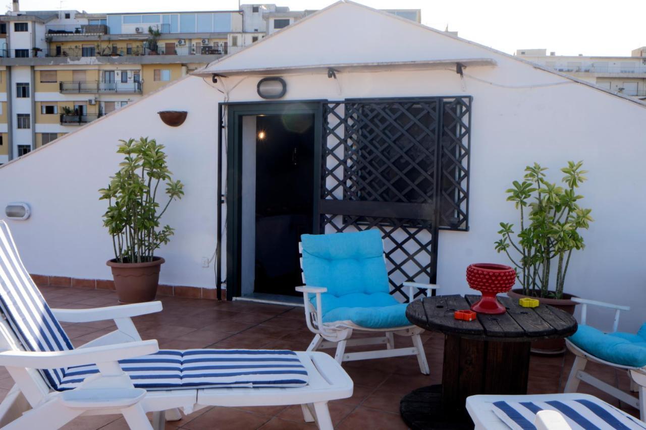 Attico Con Terrazza Sul Porto Lägenhet Palermo Exteriör bild